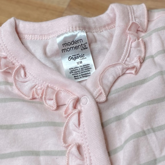 Set of 2 Long Sleeve Sleepers - Modern Moments by Gerber. Roses and Stripes. - Picture 12 of 12